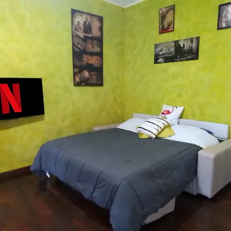 5Maggio - Ice Hockey Arena 1 Stop Apartman Milánó