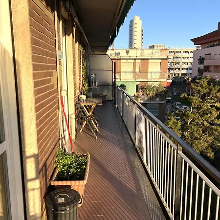 Apartman 5Maggio - Ice Hockey Arena 1 Stop Milánó